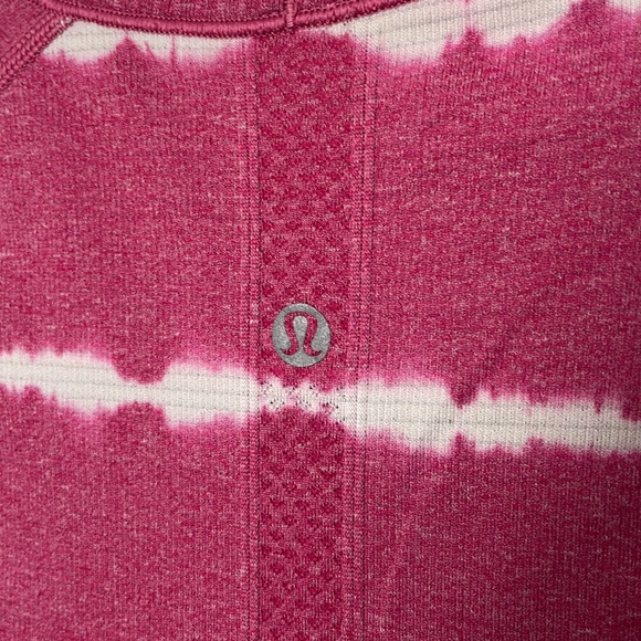Lululemon Swiftly Tech Short Sleeve Crew Cranberry - Picture 4 of 8